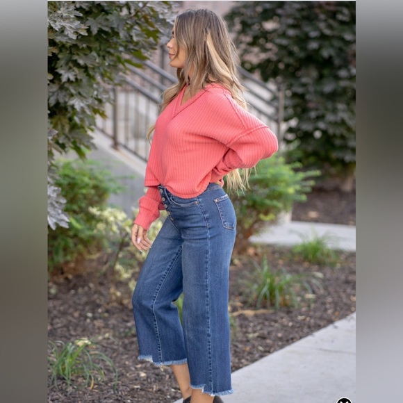 Judy Blue BUTTON FLY CROP WIDE LEG 
Jeans - Picture 4 of 9